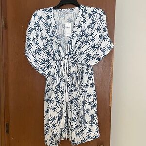 Splendid White and Navy Patterned Top